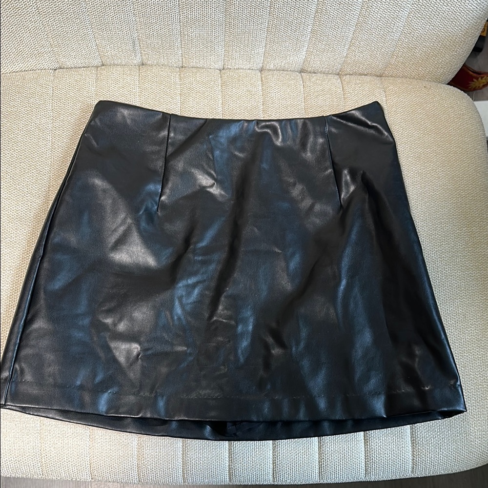 Abercrombie & Fitch Leather mini Skirt size small